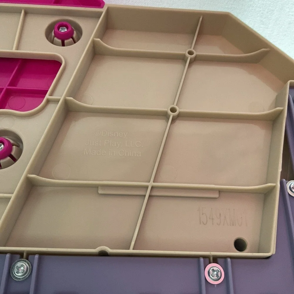 Disney Jr. Vampirina Scare B&B Doll Play‎ House Mansion Castle Playset House
